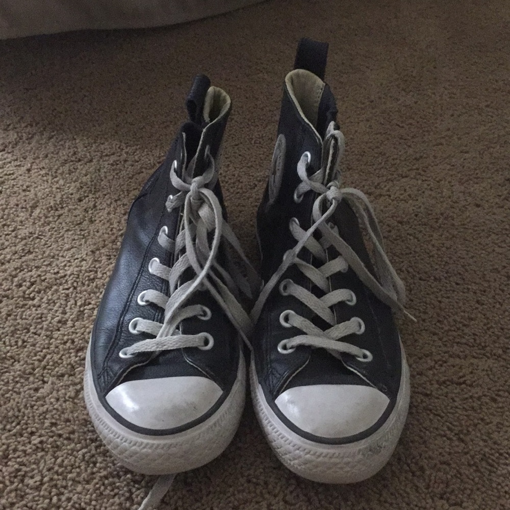 Black and white converse